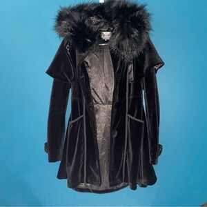 Discontinued Killstar-LITA HOODED COAT -XS-Black Velvet with Faux Fur Hood